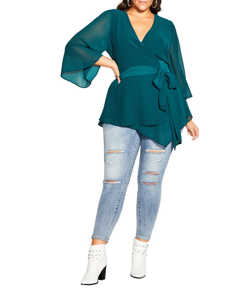 Front of a model wearing a size XXS TOP ARYA in Alpine by City Chic. | dia_product_style_image_id:252465